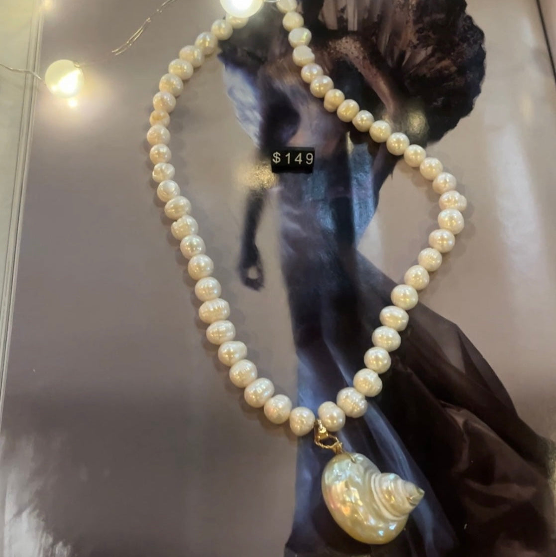 Whisper necklace