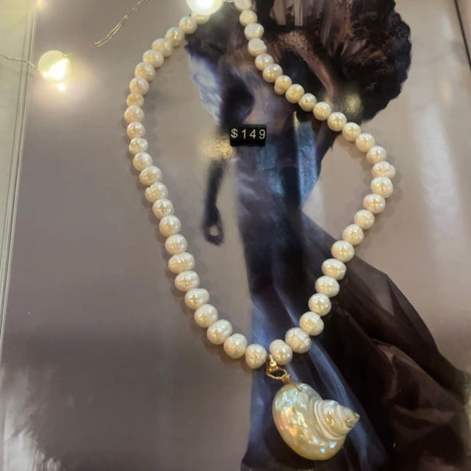 Whisper necklace