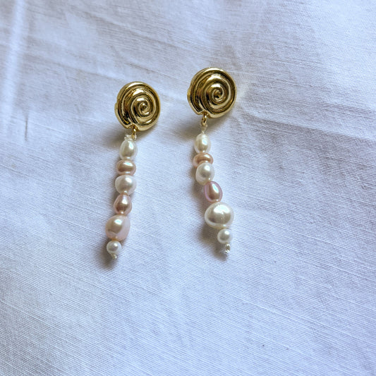 SPIRA pearl earrings