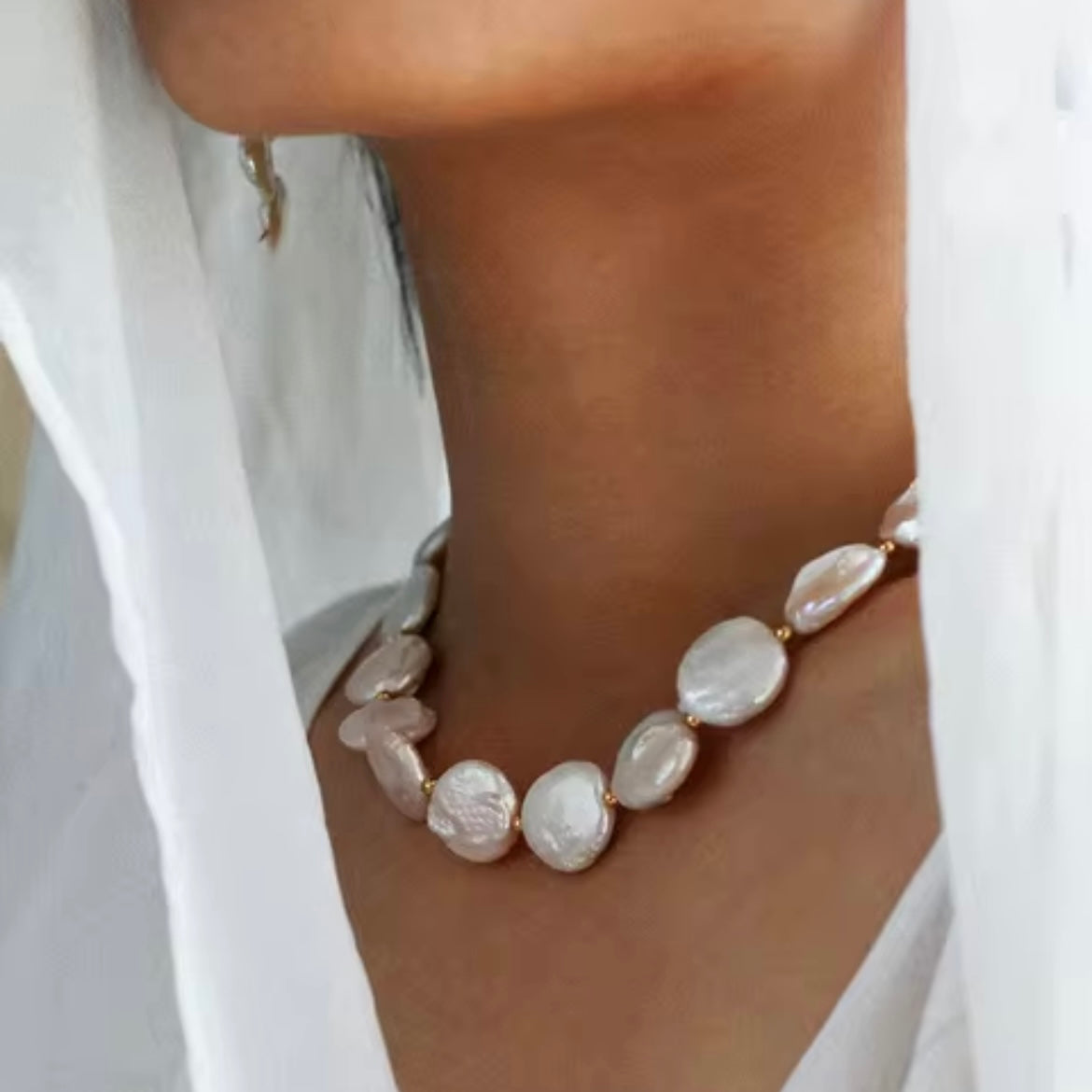 Goddess choker