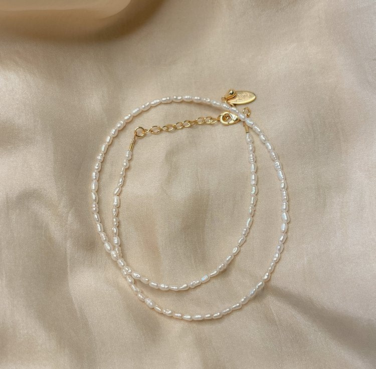 Dainty pearl necklace